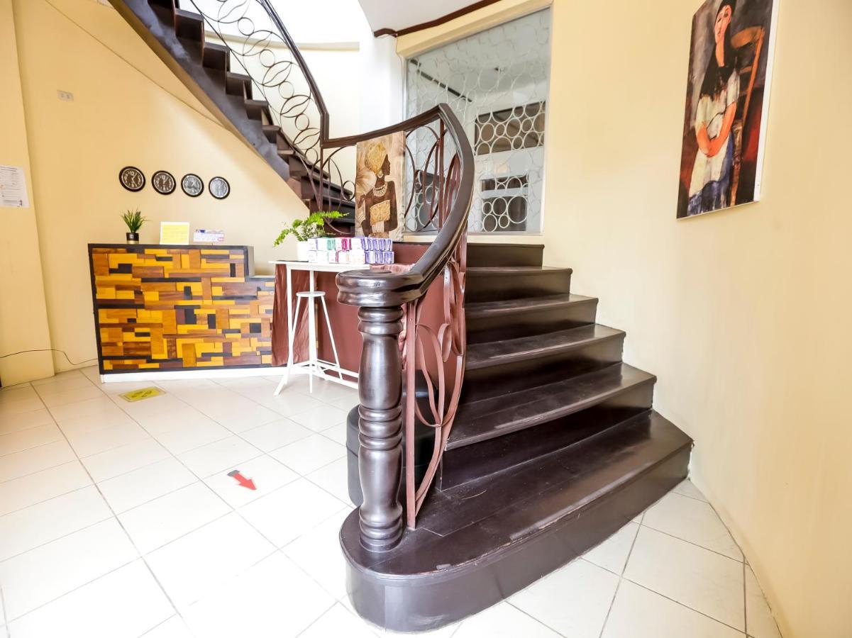Oyo 759 Royal South Garden Suites Tagaytay City Luaran gambar