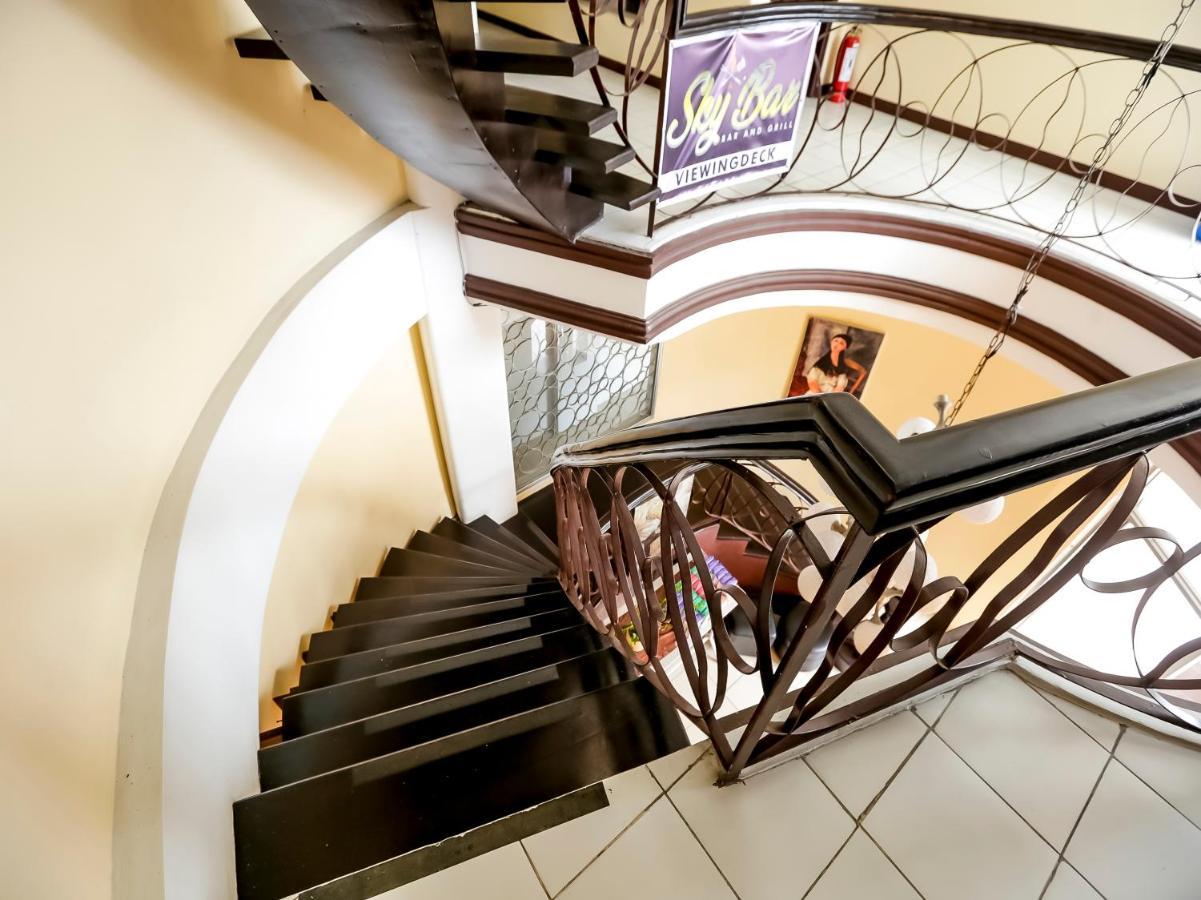 Oyo 759 Royal South Garden Suites Tagaytay City Luaran gambar